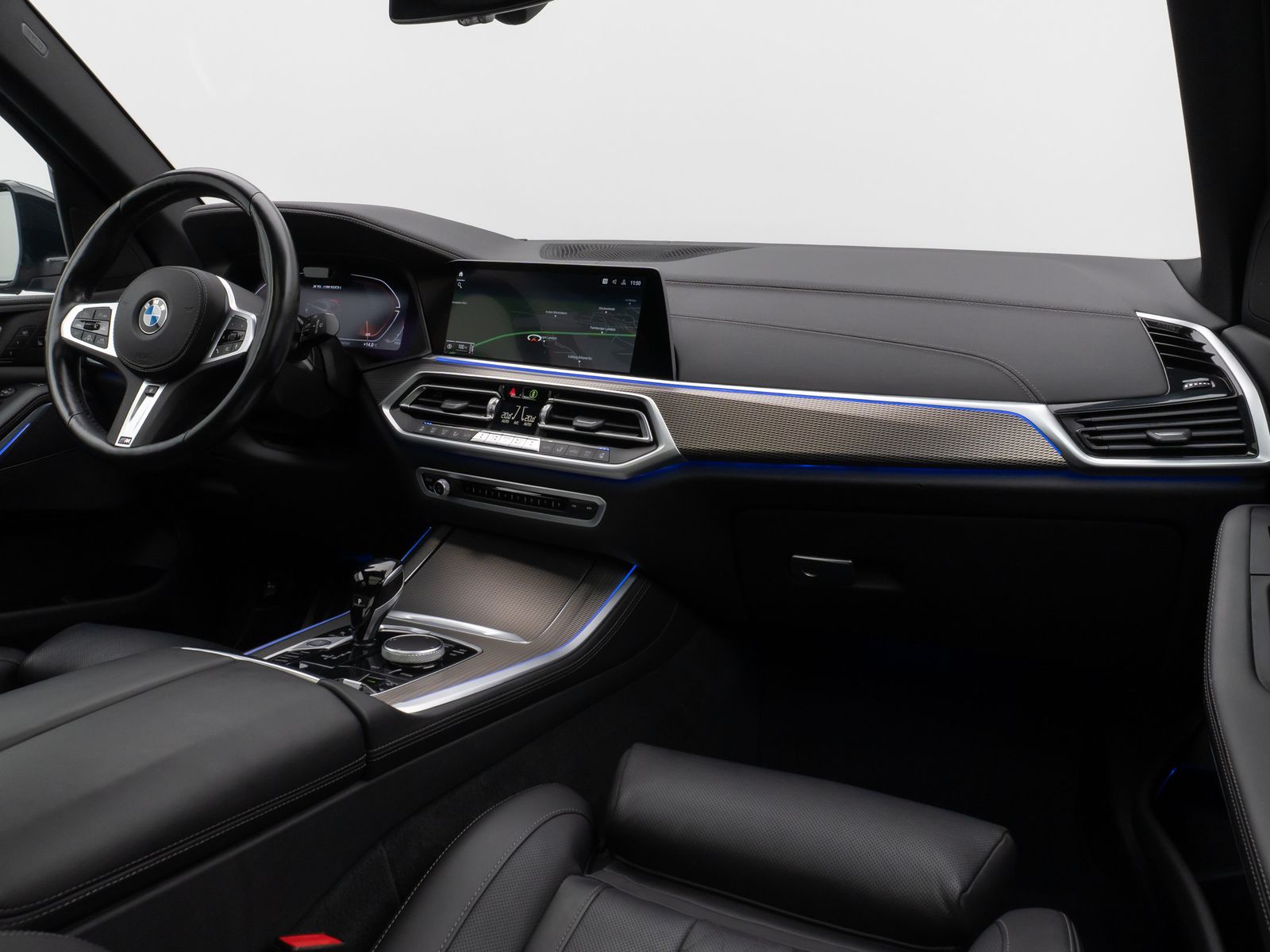 Fahrzeugabbildung BMW X5 M50i Panoram 360°HUD DAB HiFi Massage AHK 22"