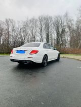 Mercedes-Benz E 300e AMG Line Night Paket - Mercedes-Benz E 300 mit Hybrid-Antrieb