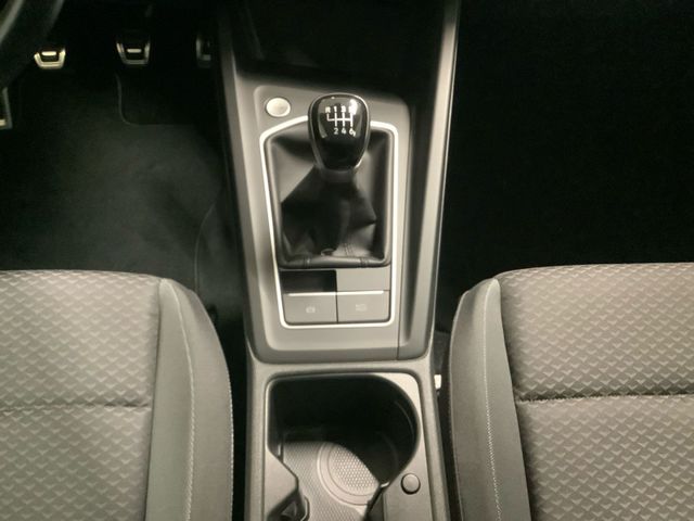 Golf Active TSI 81 kW  AZV, Navi, ACC, kamera