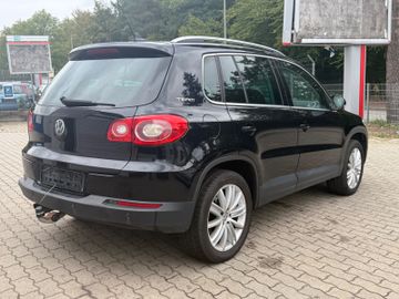 Volkswagen Tiguan - 8
