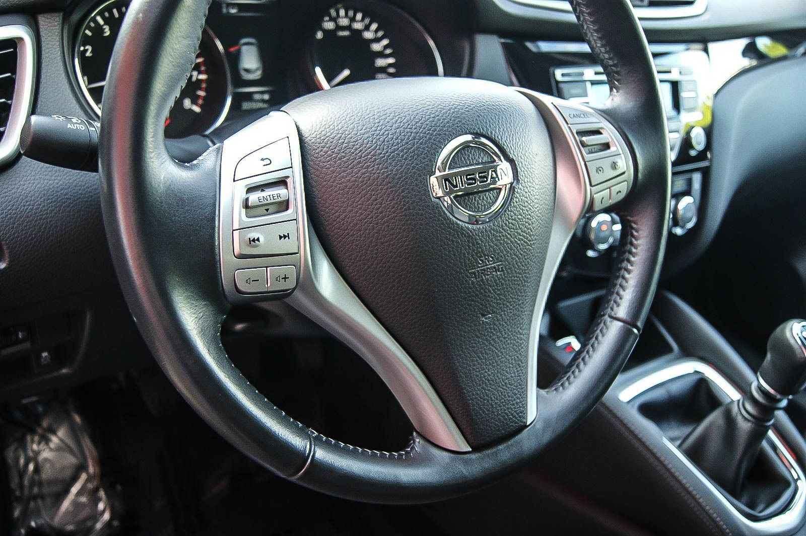 Fahrzeugabbildung Nissan Qashqai 1.2 Acenta 4x2 1 HAND AHK SIZHG 22.324KM