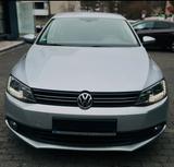 Volkswagen Jetta VI Comfortline - Volkswagen Jetta: Limousine