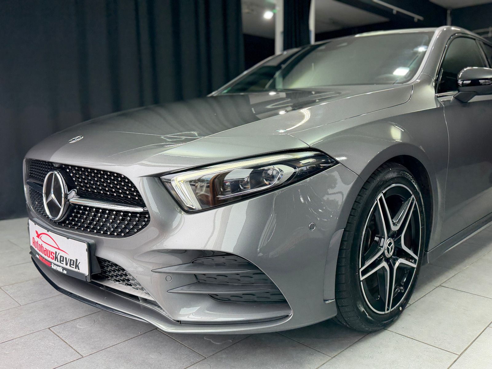 Fahrzeugabbildung Mercedes-Benz A 250 4Matic|AMG-LINE|360°|STDHZG