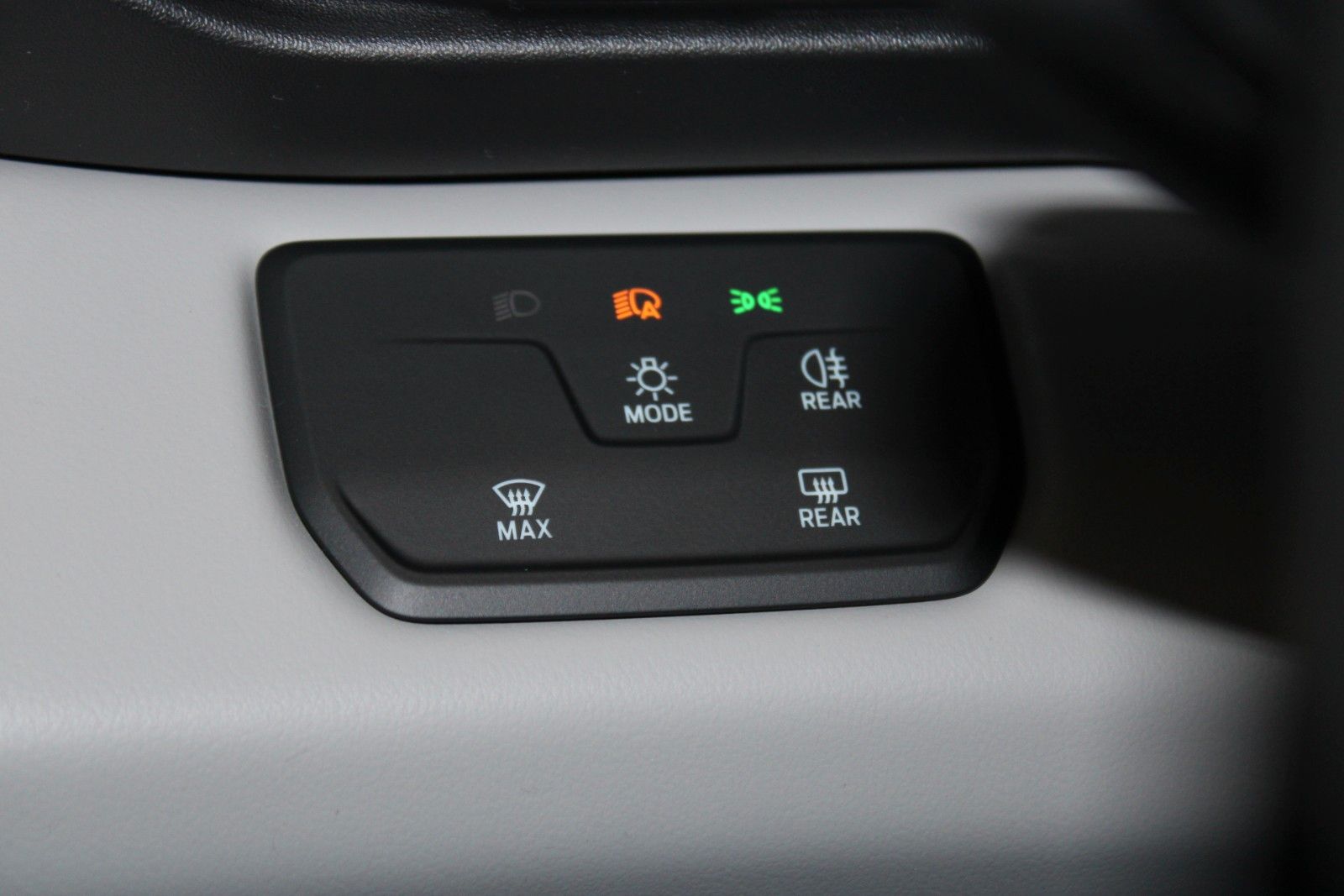 Fahrzeugabbildung Ford Capri Select RWD 77kWh Wärmepumpe 360° ACC HUD