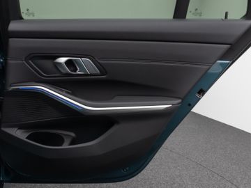 Fahrzeugabbildung BMW 320d Luxury Line Kamera HUD DAB HiFi Komfort LED