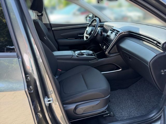 Fahrzeugabbildung Hyundai Tucson 1.6 Trend 2WD +KLIMA+LED+NAVI+SHZ+PDC+UVM