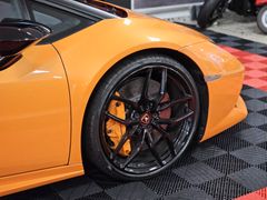 Fahrzeugabbildung Lamborghini Huracán LP610-4 Spyder ( CAMERA/ LIFT/ ARANCIO