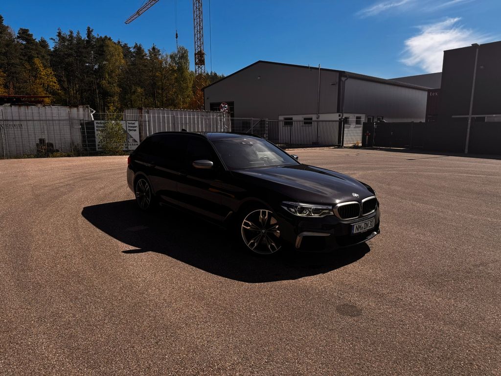 BMW M550