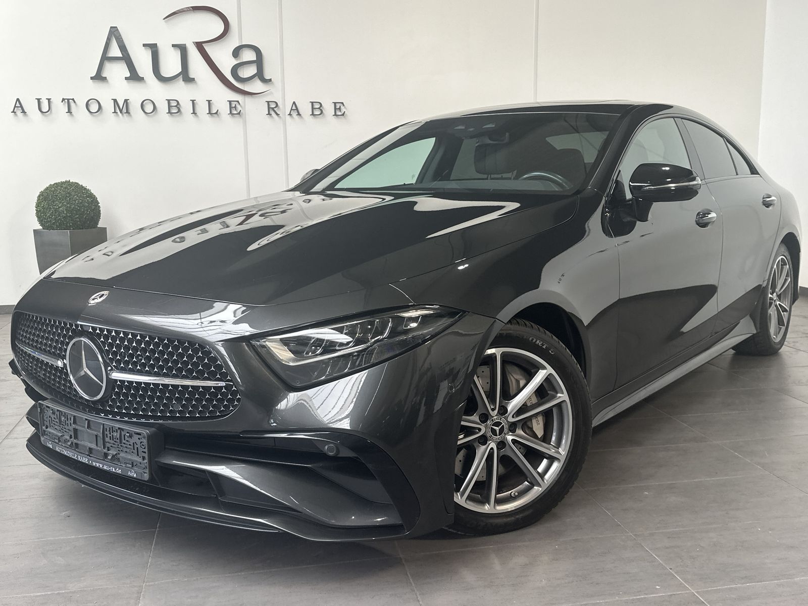 Fahrzeugabbildung Mercedes-Benz CLS 400d 4M AMG-Line NAV+LED+PANO+20ZO+BURMESTER