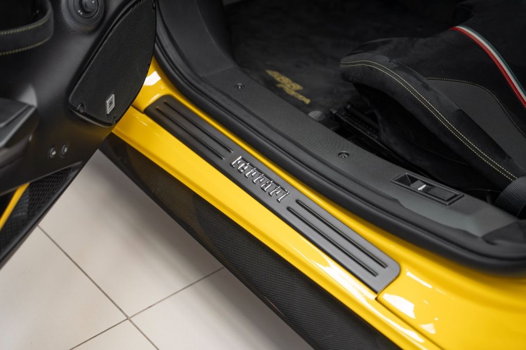 488 Pista Coupe YELLOW FULL CARBON FIBRE - Bild 20