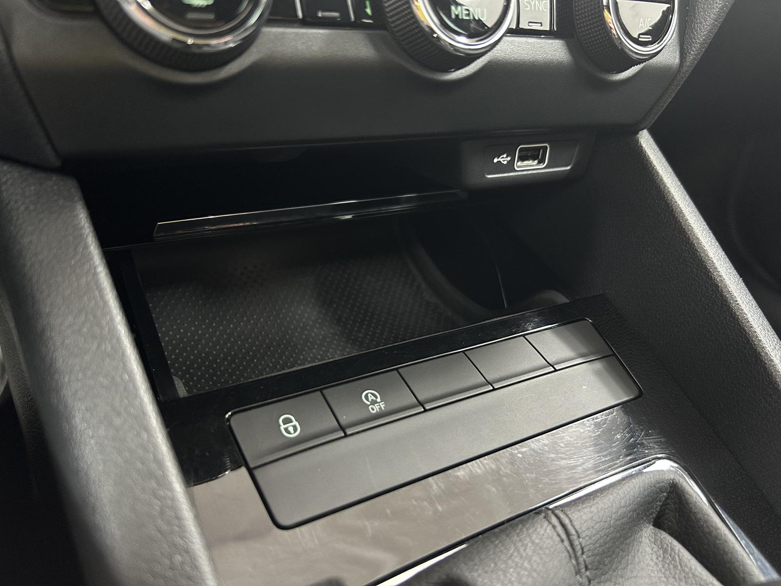 Skoda Octavia Kam+CarPlay+Navi+LED+Tempomat+Isofix