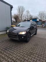 Mitsubishi Outlander 2,2 l Allrad 7 sitzer - Mitsubishi Outlander aus 2011 mit Diesel-Antrieb