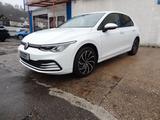 Volkswagen Golf VIII Lim. Life/DSG/Navi/AHK/LED/PDC/150PS/ - Volkswagen Golf: Ps 150
