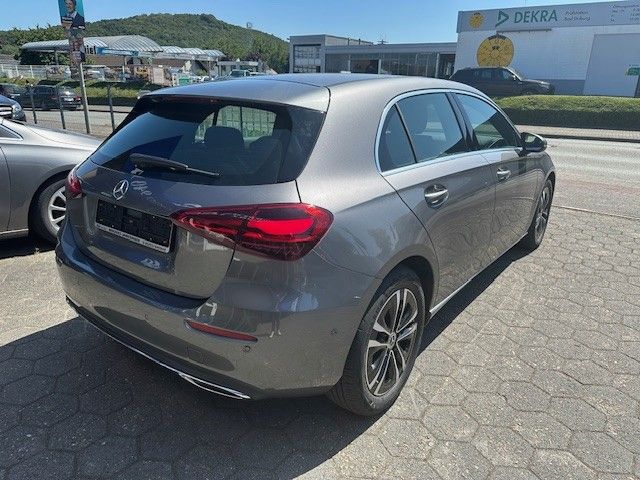 Mercedes-Benz A 180 d 2.0 Modelljahr 2025 Progressive Winter-P foto 5
