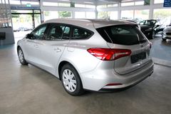 Fahrzeugabbildung Ford Focus Cool & Connect NAVI + WinterPaket + PDC