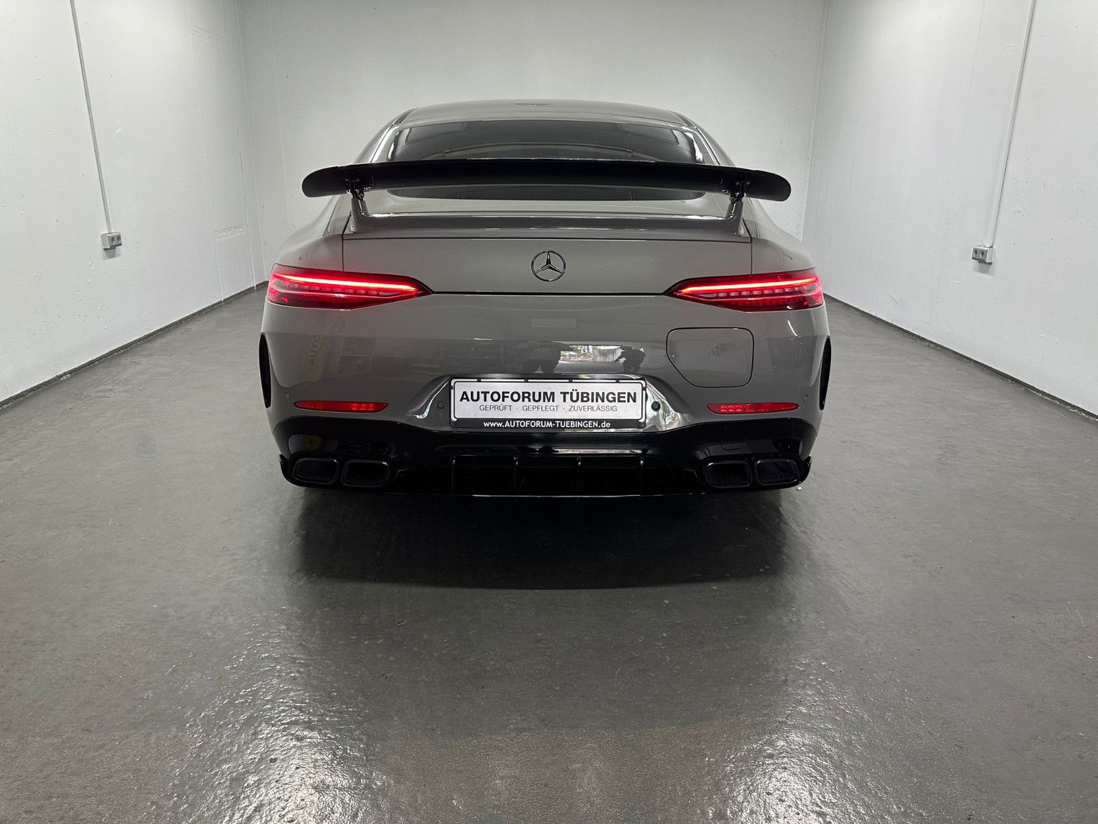Fahrzeugabbildung Mercedes-Benz GT 63  S E Performance *AERODYNAMIK*CLASSICGRAU*