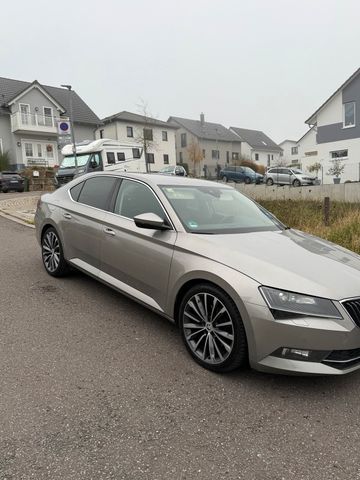 Skoda Superb  L&K