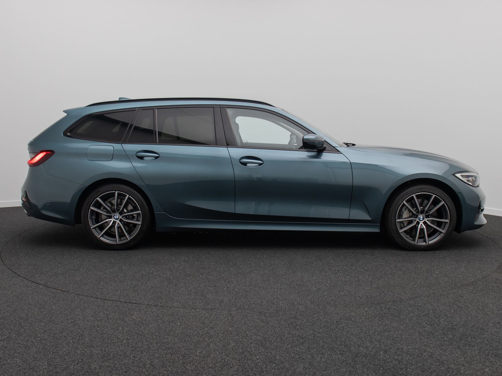 Fahrzeugabbildung BMW 330e xD SportLine Kamera DAB HiFi Stop&Go Komfor