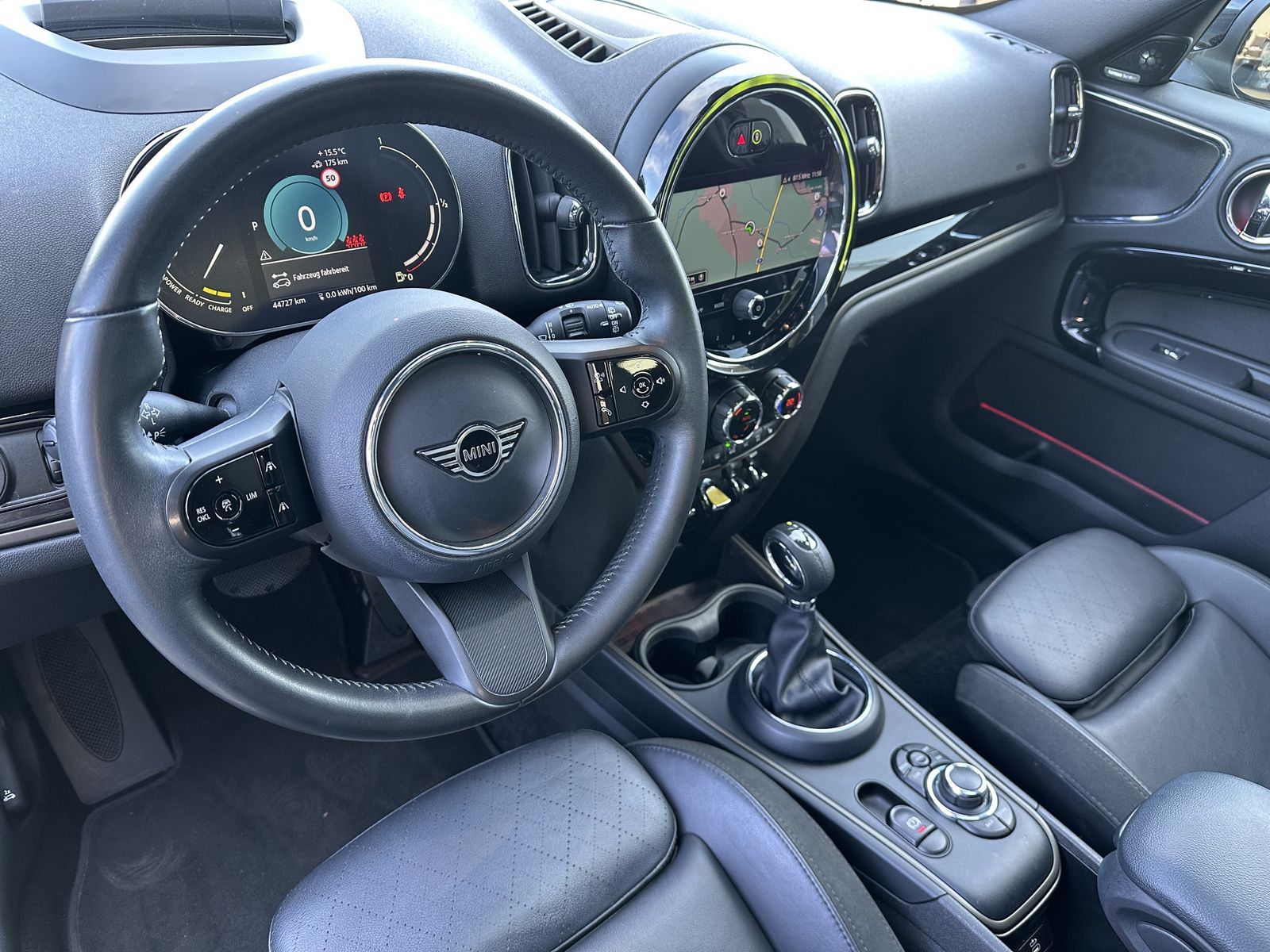 Fahrzeugabbildung MINI Cooper SE Countryman ALL4 NAV+LED+HUD+PANO+KAM