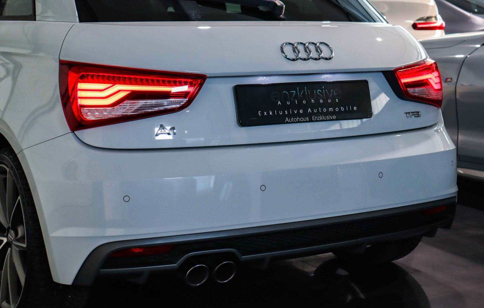 Audi A1 Sport Automatik S LINE*PANORAMA*NAVI*KEYLESS