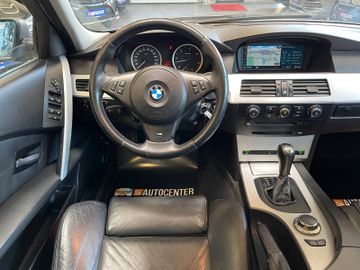 BMW 530 Touring 530d xDrive *HUD*NAVI*LEDER*PANO*SZH