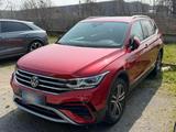 Volkswagen Tiguan Allspace Elegance | Matrix | ACC | Kam - rote Volkswagen Tiguan Allspace