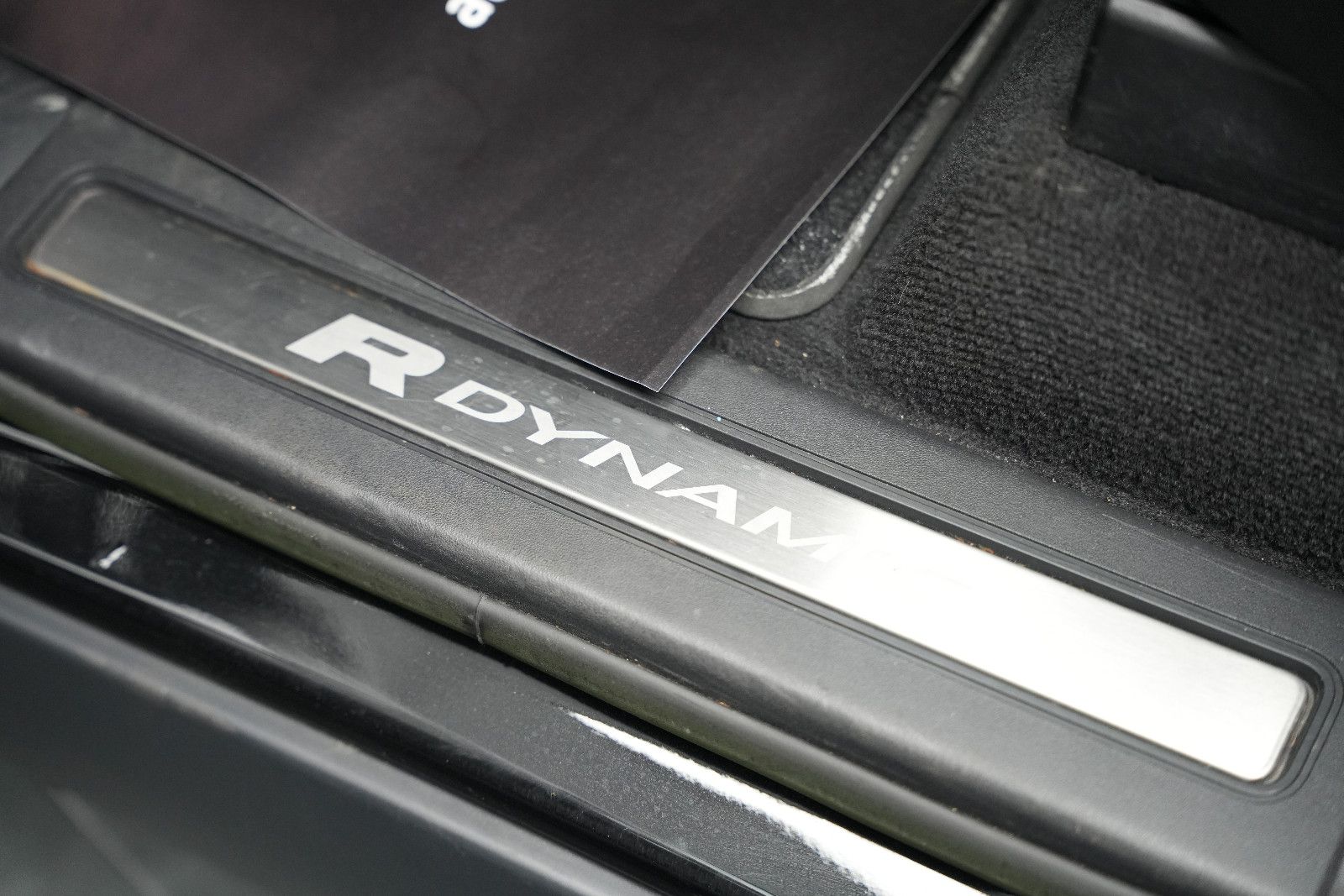 Fahrzeugabbildung Land Rover Discovery R-Dynamic AWD/7-SITZER/360'°Cam/AHK