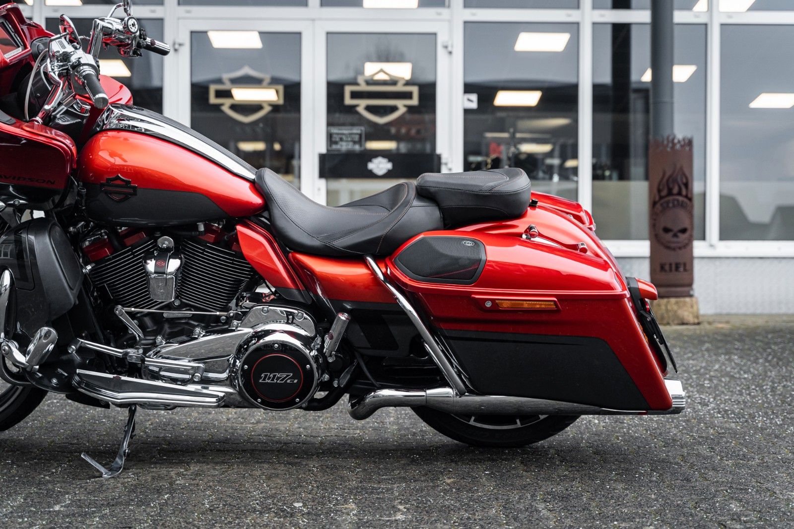 Fahrzeugabbildung Harley-Davidson FLTRXSE CVO ROAD GLIDE 117 CUI - JEKILL&HYDE -