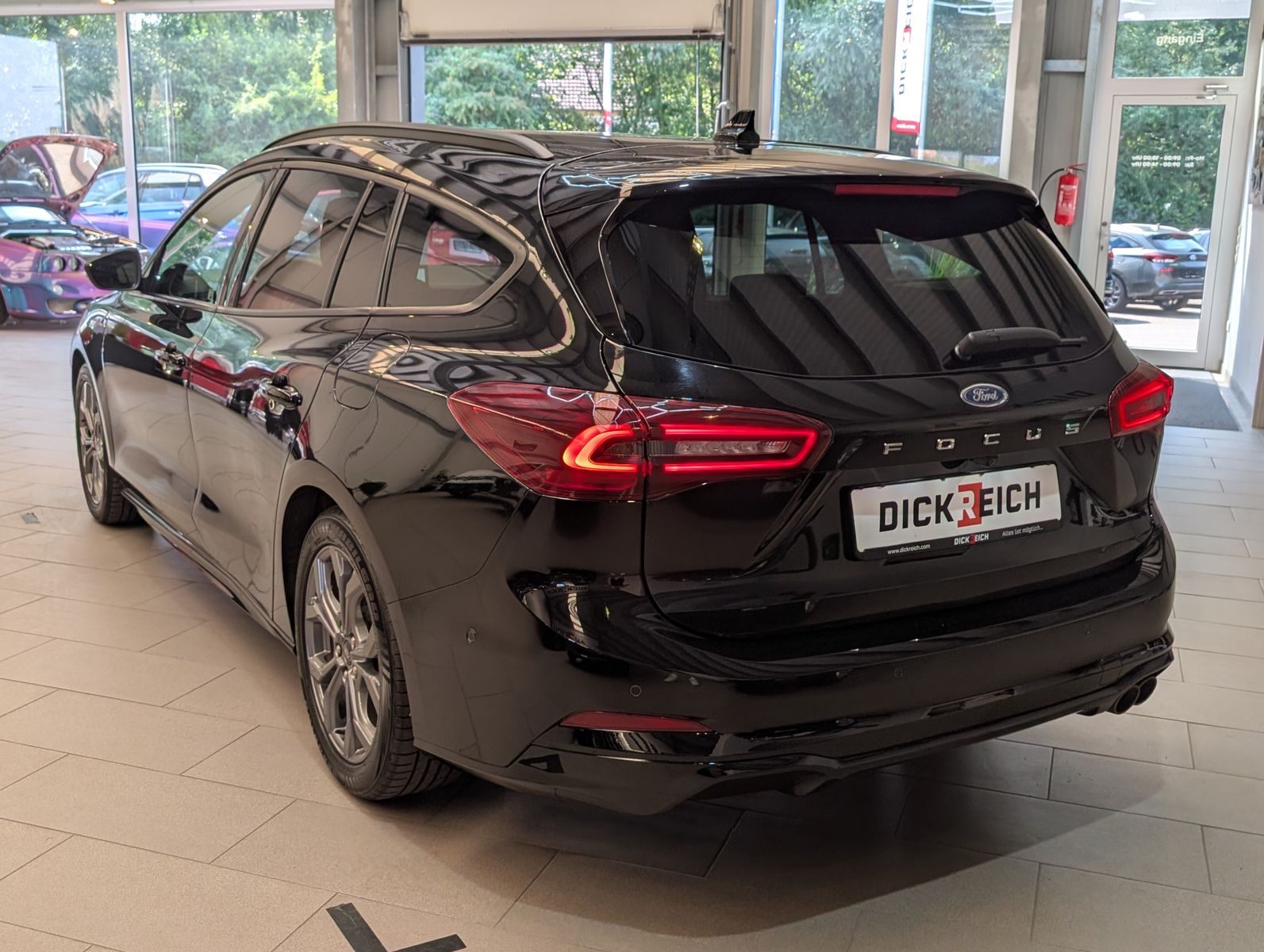 Fahrzeugabbildung Ford Focus 1.0 EB ST-Line ACC LED CAM Styling WINTER