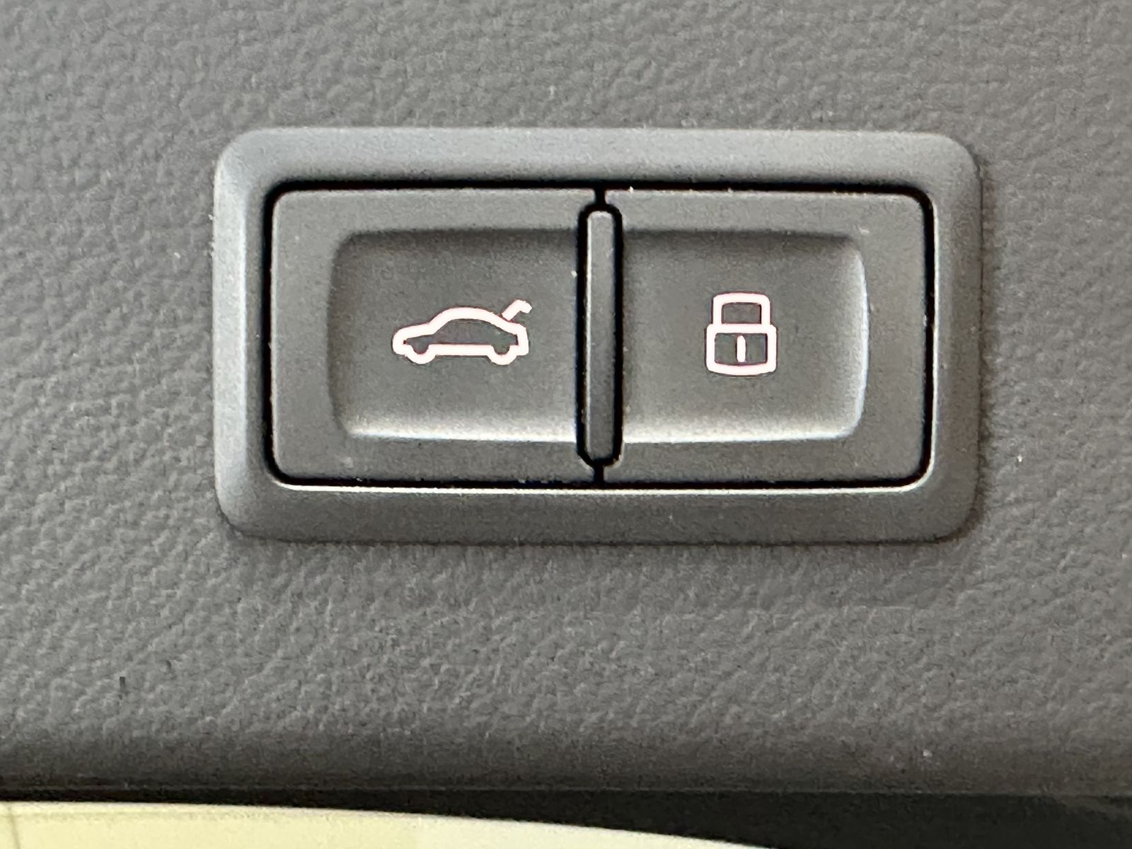 Fahrzeugabbildung Audi A6 Avant 3.0 TDI S-Line LUFTFEDERUNG+PANO+BOSE