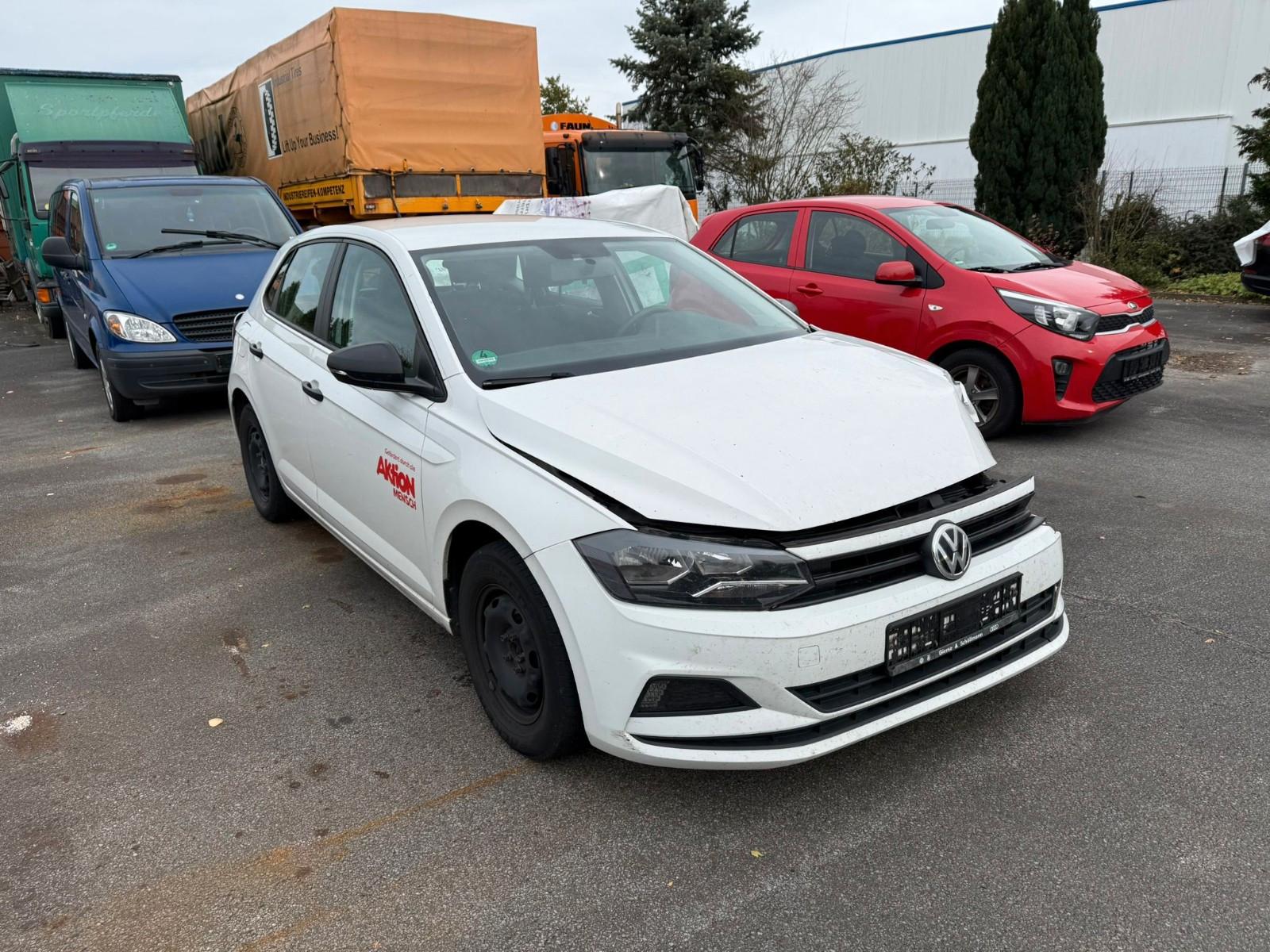 Volkswagen Polo VI * 01702423245 * Motor + Getriebe OK *