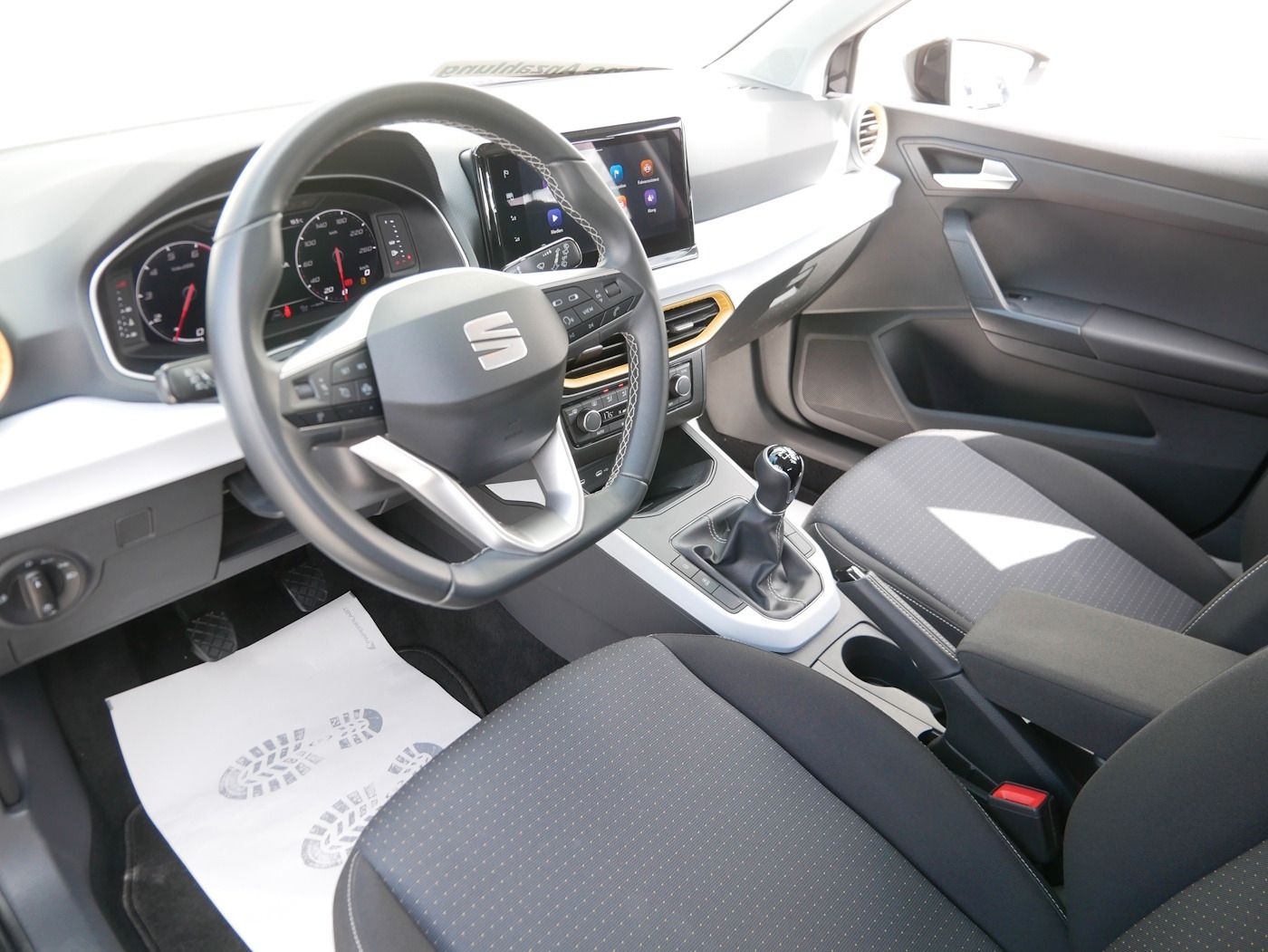 Fahrzeugabbildung SEAT Arona 1.0 Style ACC NAVI PDC LED Klimaautomatik