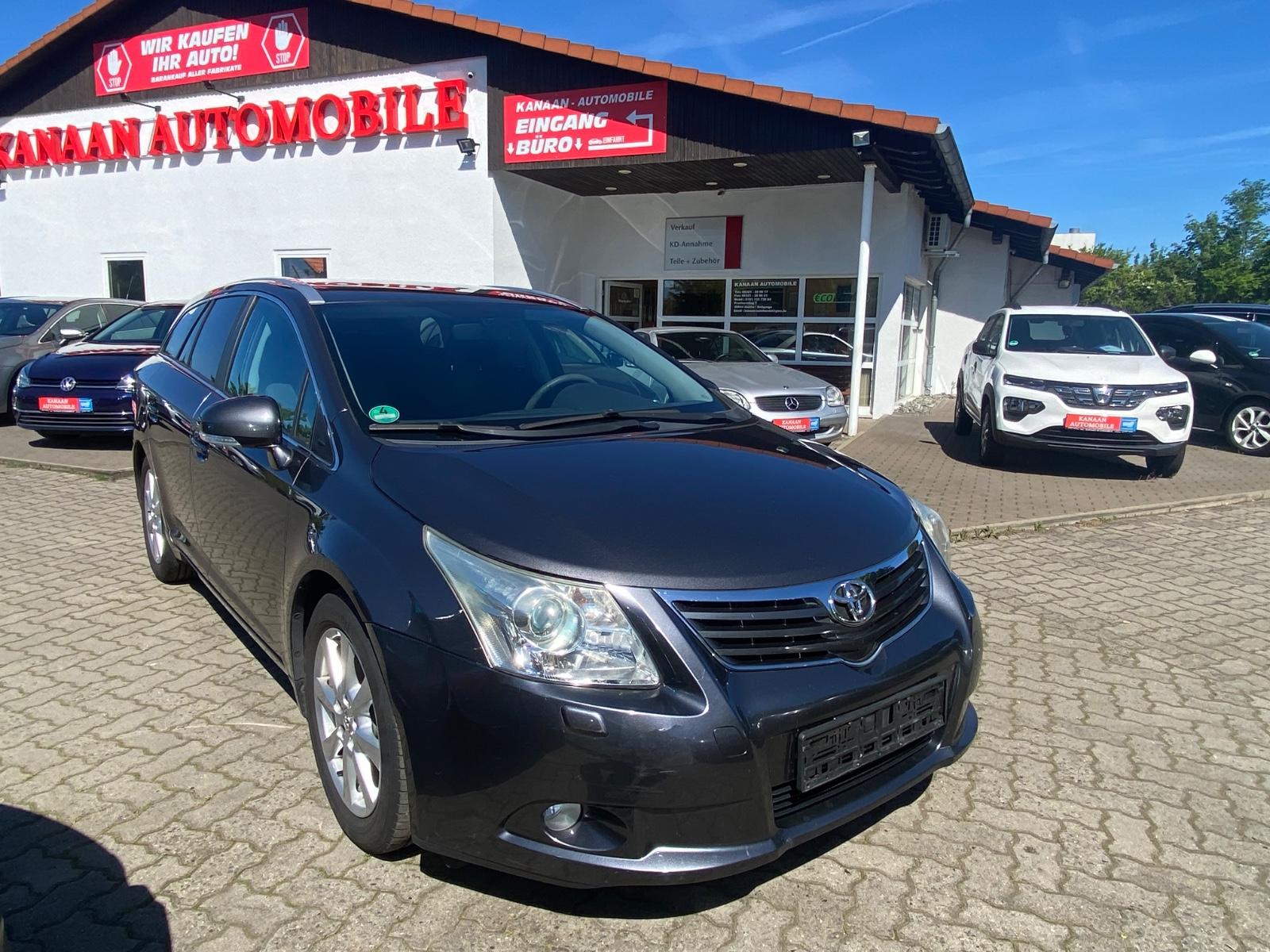 Toyota Avensis 2011 — photo 29