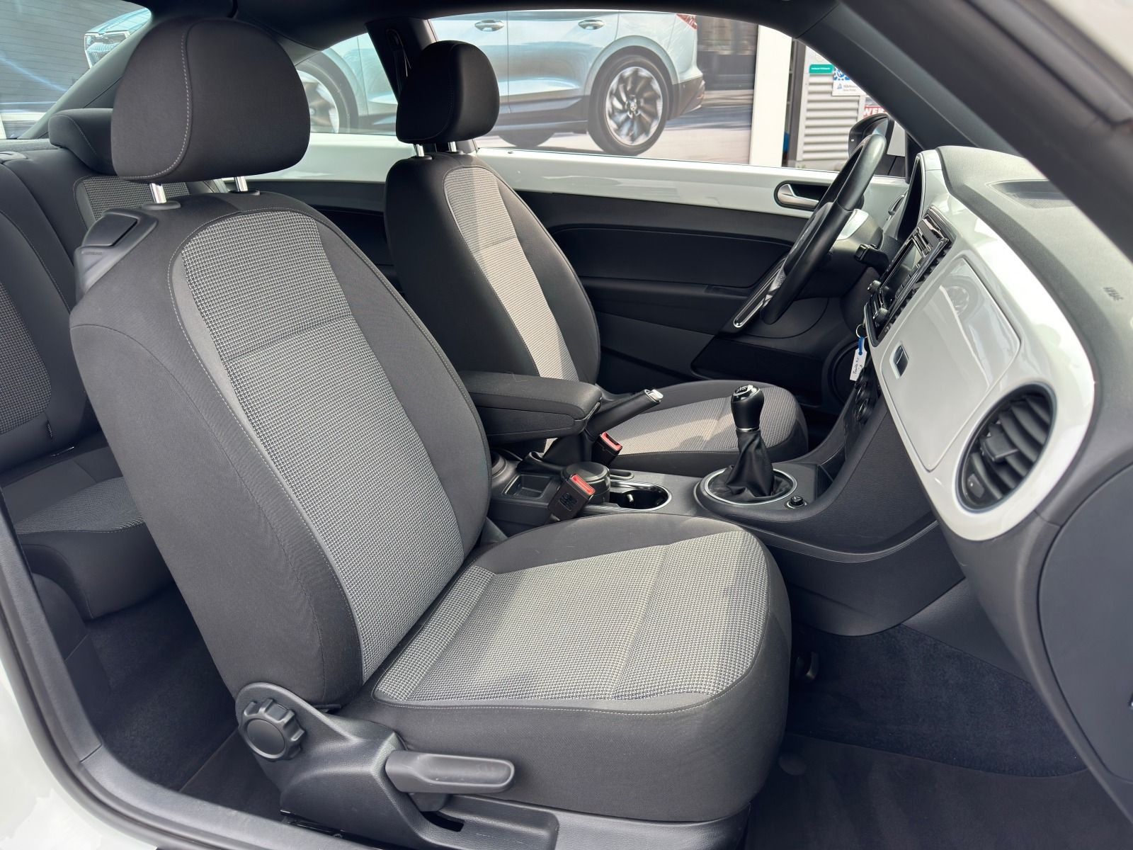 Fahrzeugabbildung Volkswagen Beetle 1.2 TSI 105PS 6-Gang*PDC*GRA*ALU*Allwette
