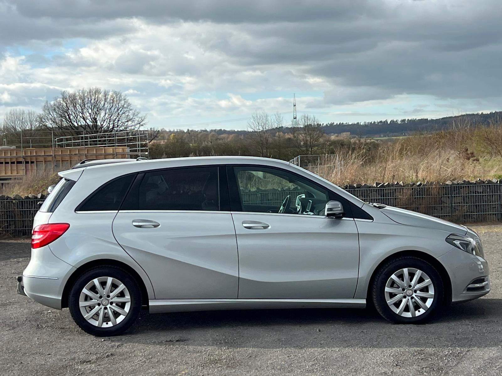 Mercedes-Benz B 180 NAVI/RFK/AHK/LEDER