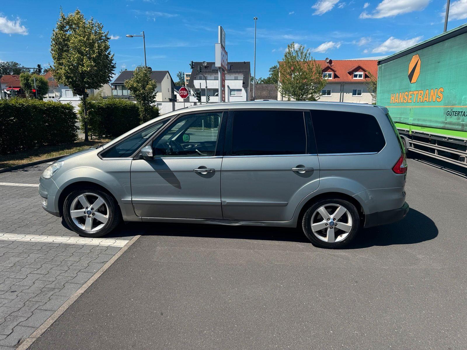 Ford Galaxy 2009 — photo 8