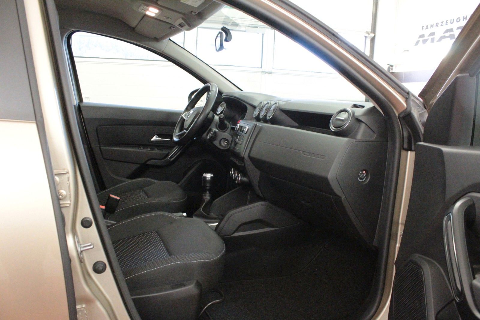 Fahrzeugabbildung Dacia Duster Tce100 Comfort 2WD*AHK*
