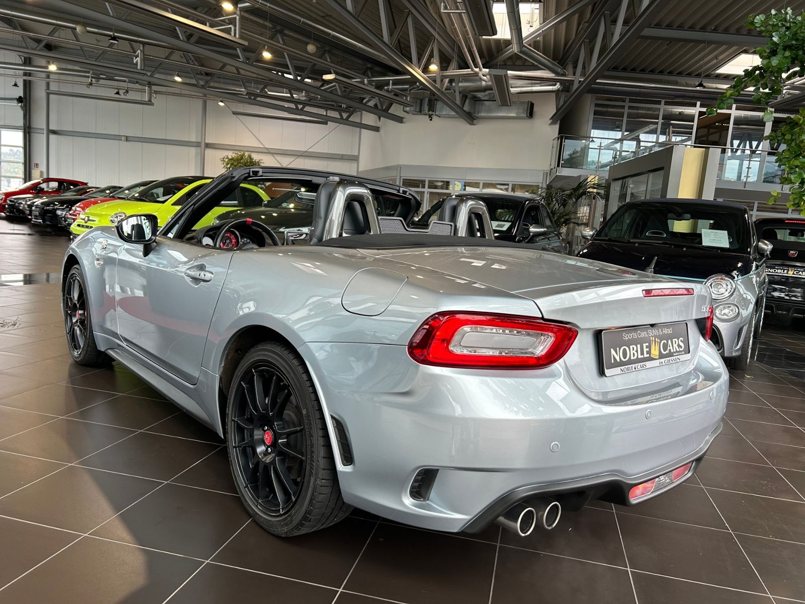 Fahrzeugabbildung Abarth 124 Spider GT  LED LEDER