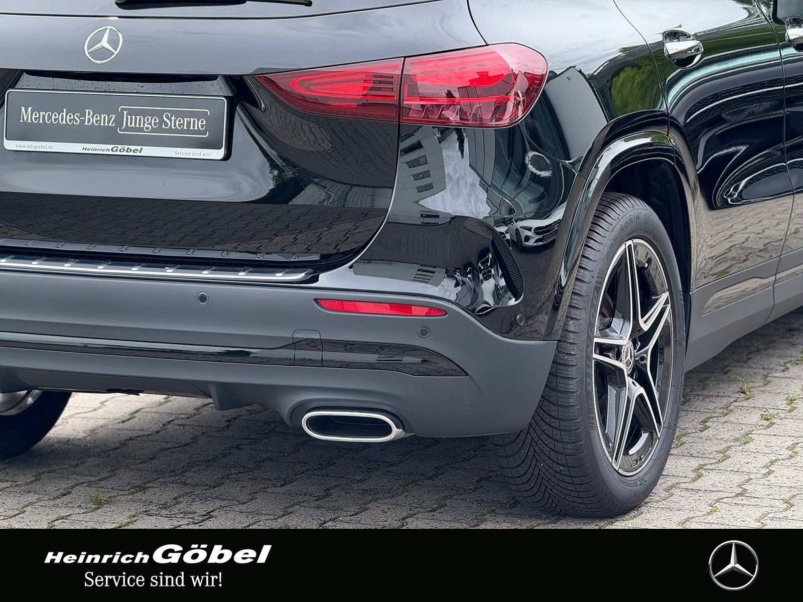 Fahrzeugabbildung Mercedes-Benz GLA 200 AMG*AHK*TOTWINKEL*NIGHT-PAKET*AMBIENTEBE