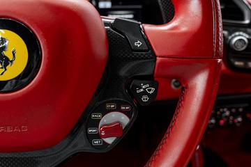 صورة مصغرة 32 لـ 2016 Ferrari 488 GTB