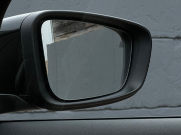 Fahrzeugabbildung BMW 330i Steptr. LiveCockpProf HuD ACC Laser HiFi DA