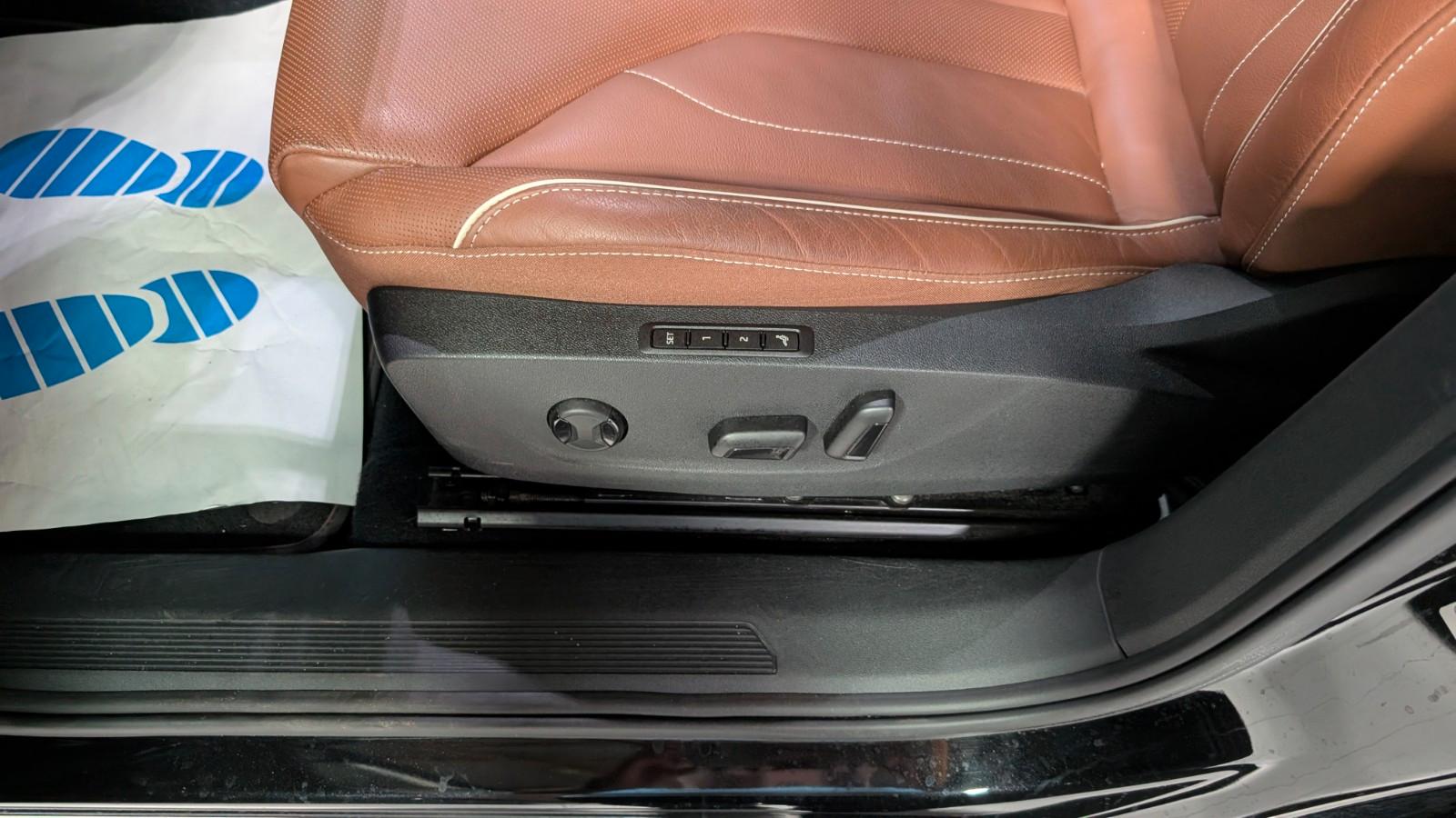 Skoda Enyaq 80 ecoSuite PANO*AHK*HUD*MEMOR*W-PUMPE*21"