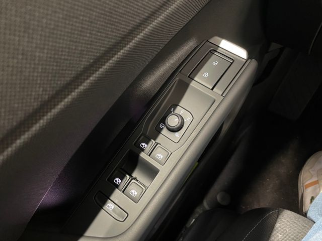 T-Roc Life 1.5 eTSI DSG LED SHZ ACC