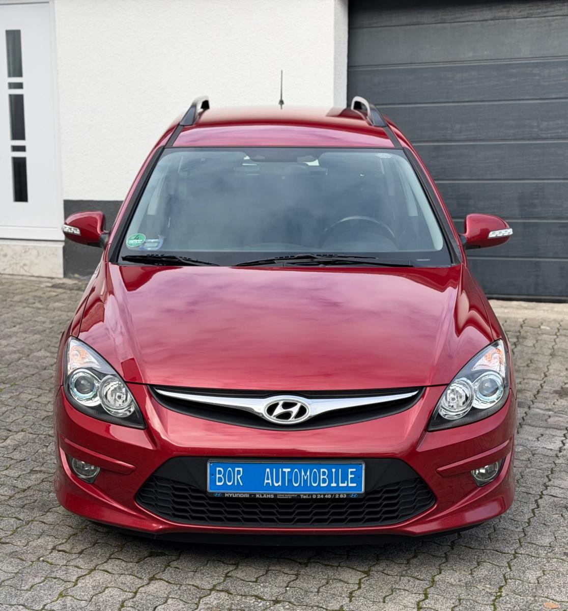 Hyundai i30 2011 — interior
