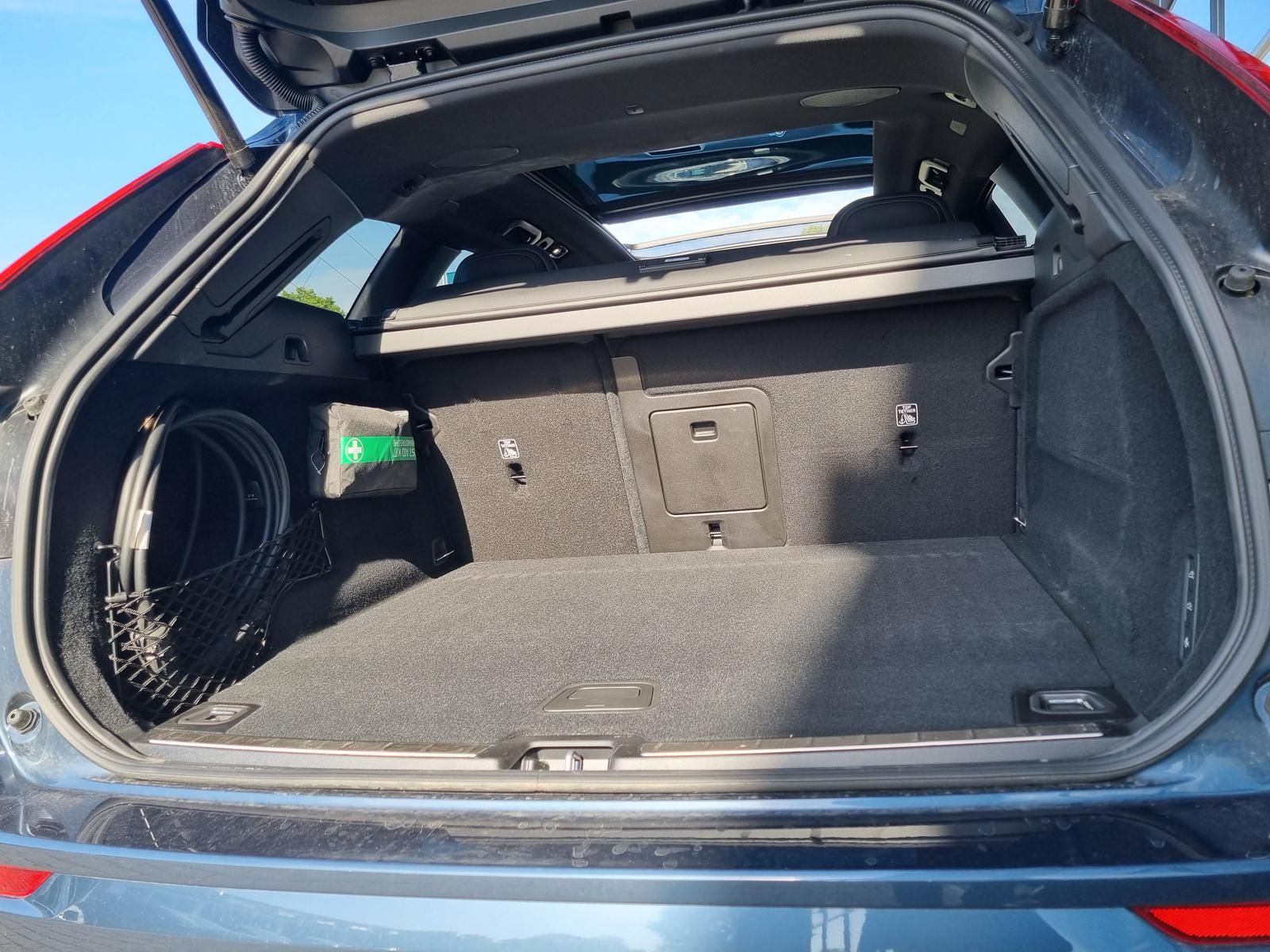 Fahrzeugabbildung Volvo XC60 T8 Ultra Black Ed. 'Massage, Luftfahrwerk'