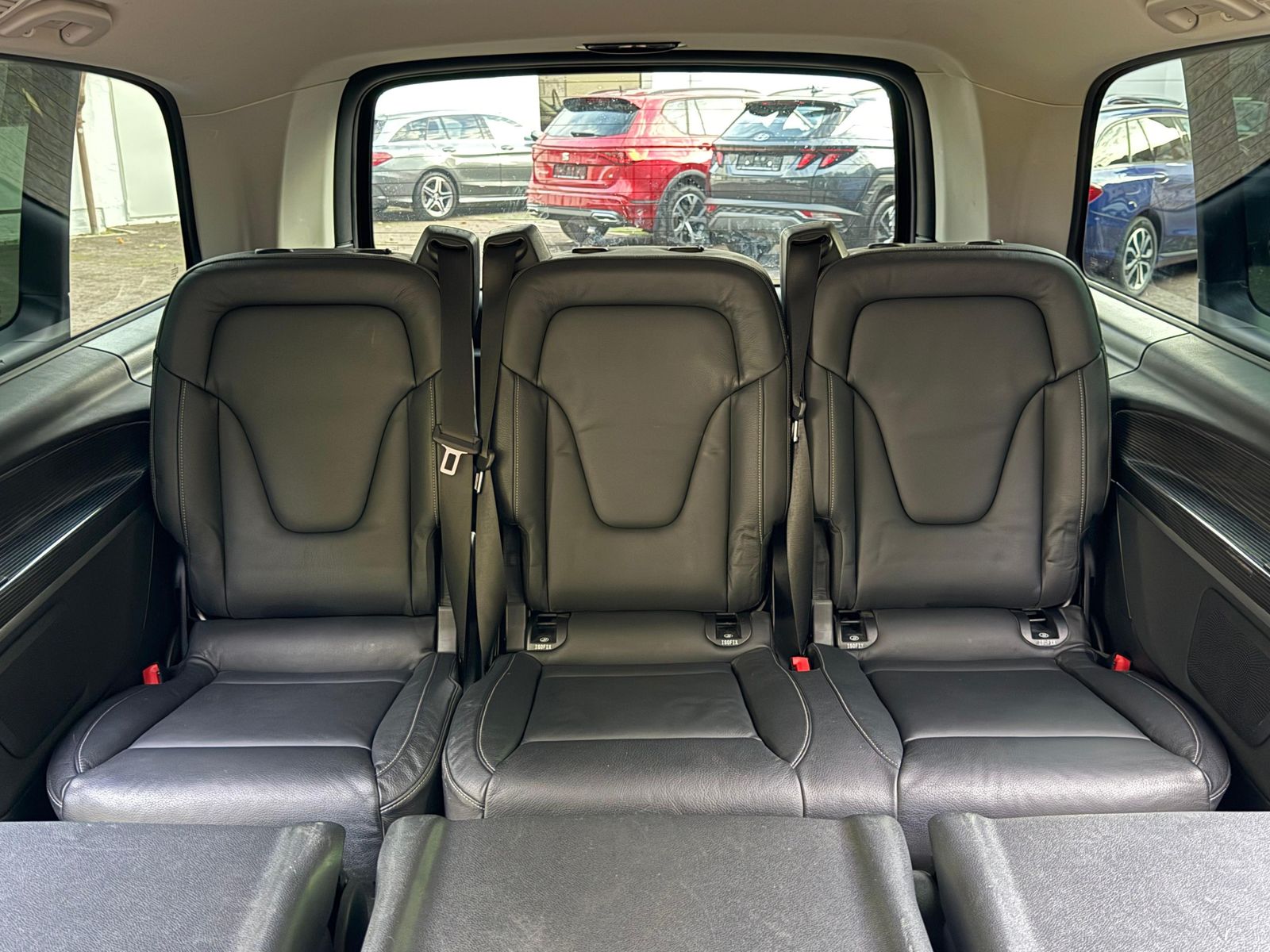 Fahrzeugabbildung Mercedes-Benz V 300 d 9G Avantg Extralang LED+SHZ+KAM+LEDER+8S