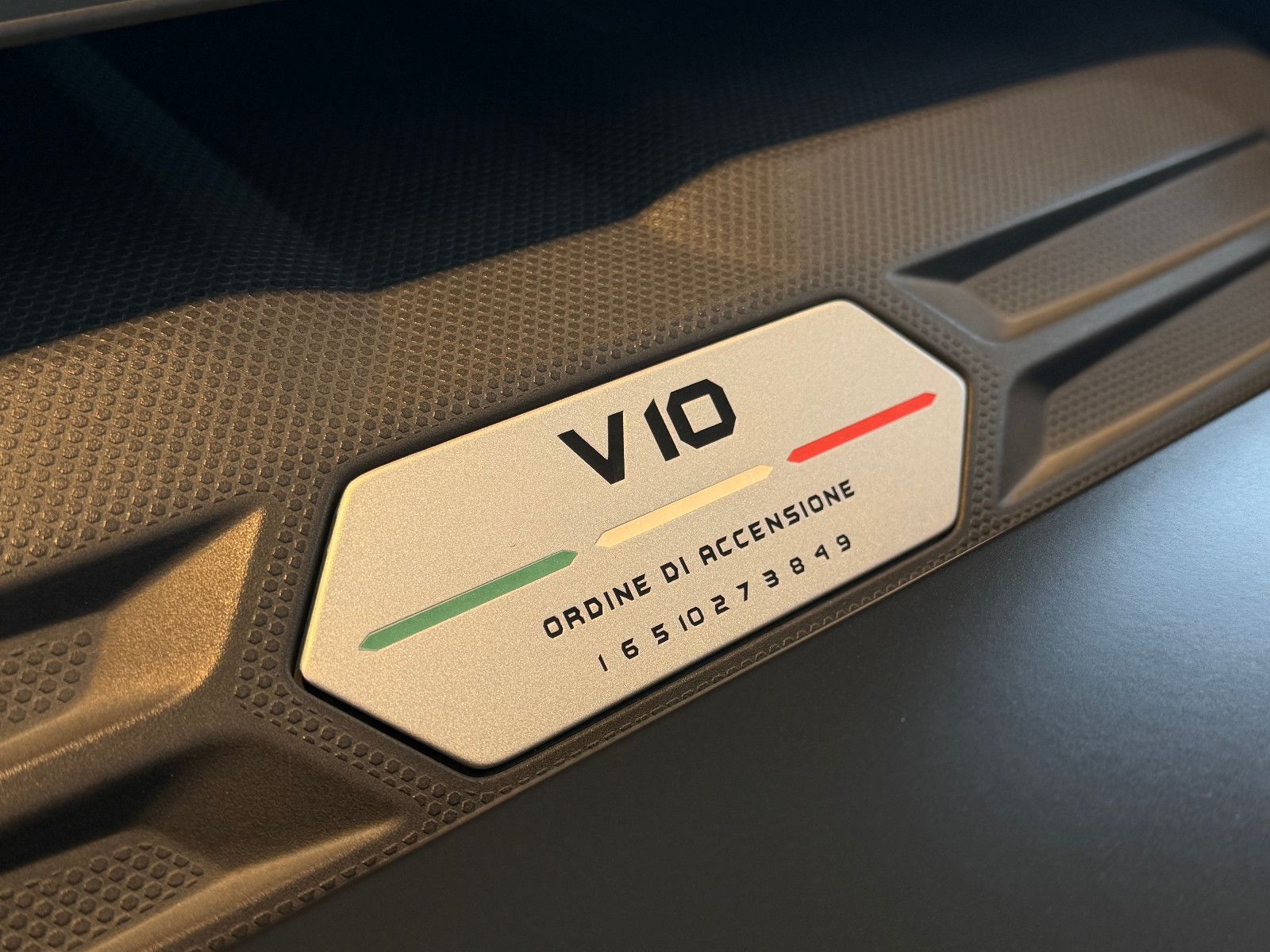 Fahrzeugabbildung Lamborghini Huracán EVO V10 /LIFT/SENSONUM/KAMERA/ACC
