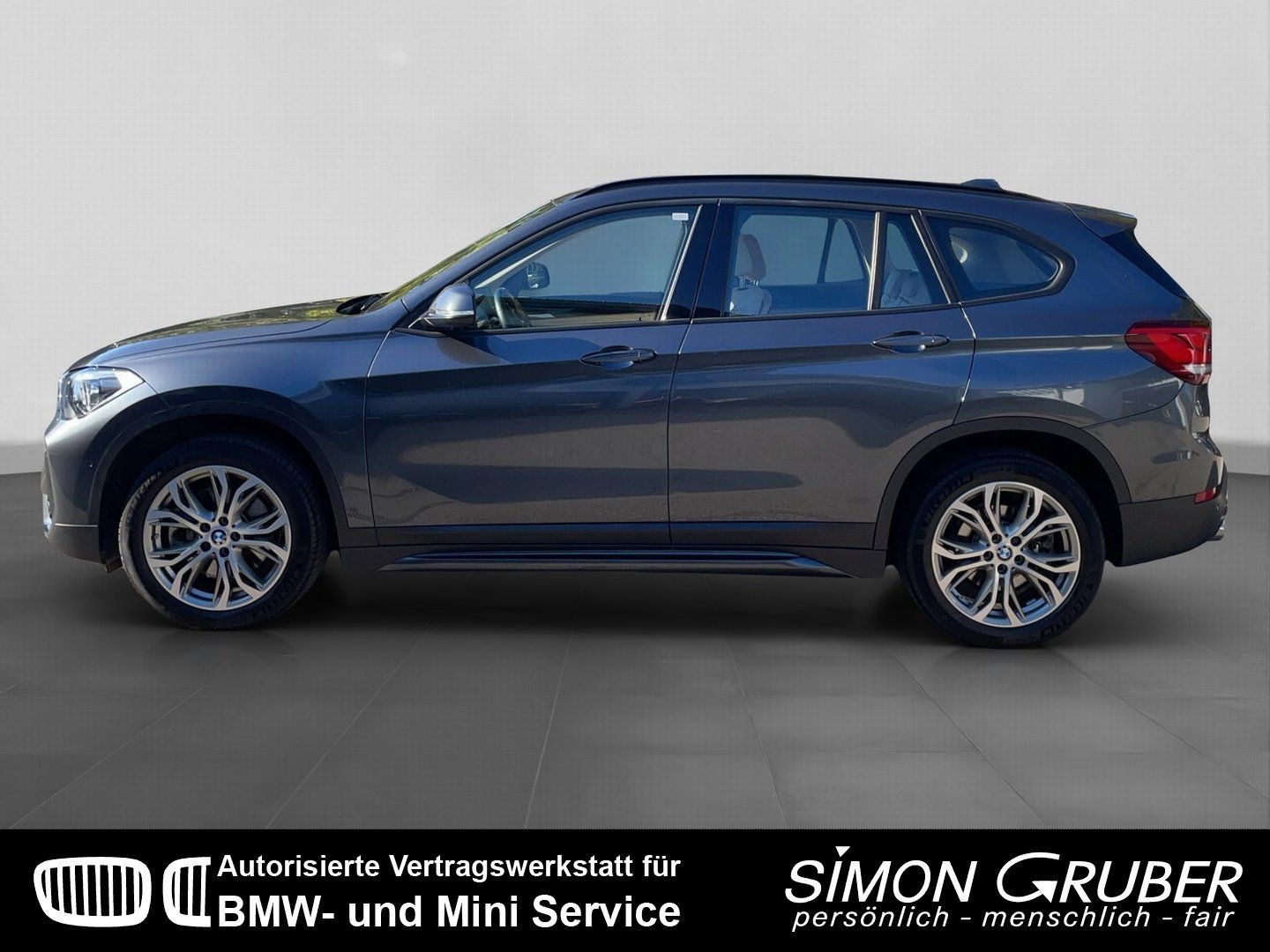 Fahrzeugabbildung BMW X1 xDrive20d Sport Line Navi+ HUD LED Kamera AHK