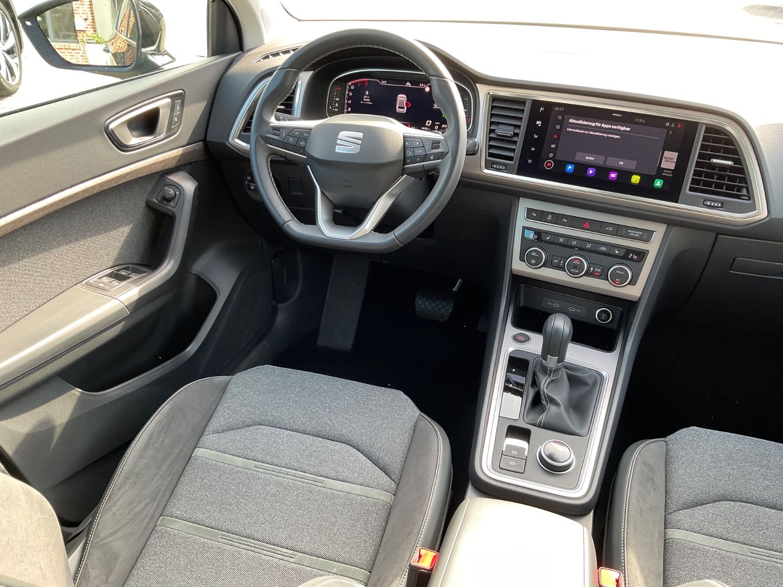 Fahrzeugabbildung SEAT Ateca 1.5 TSI Xperience DSG,LED,Kamera,Navi,GJR