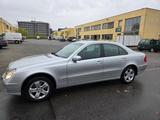 Mercedes-Benz Youngtimer E 240 ELEGANCE  - Mercedes-Benz E 240 in Duisburg